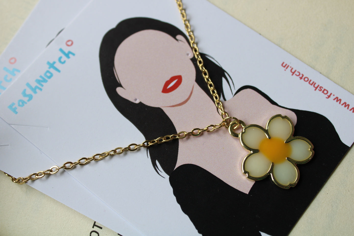 Minimal Flower Necklace