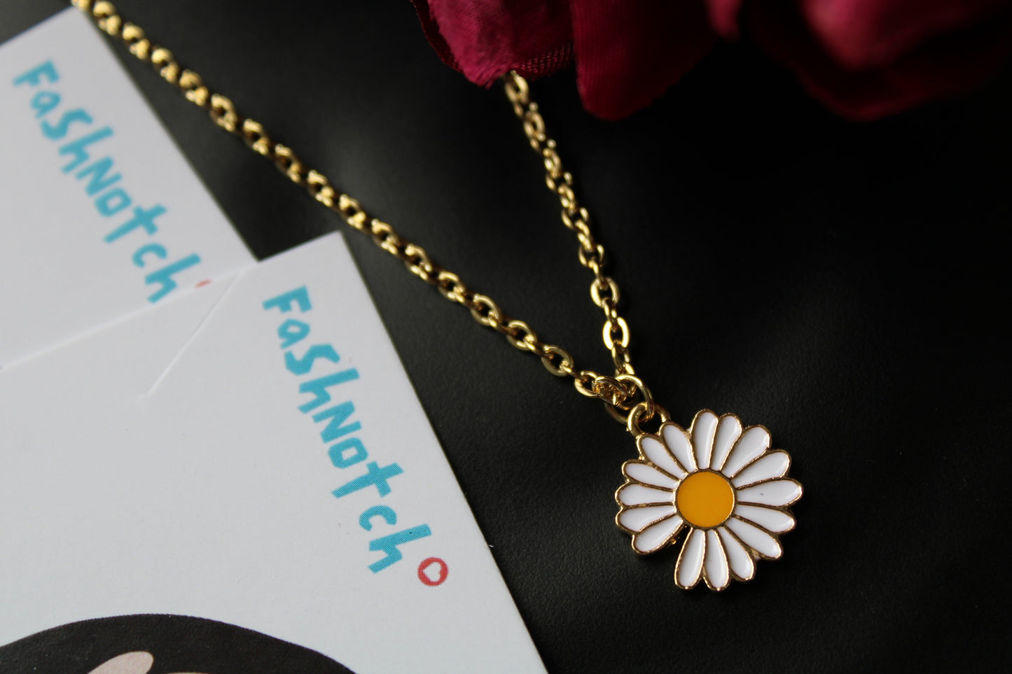 Minimal Daisy Necklace