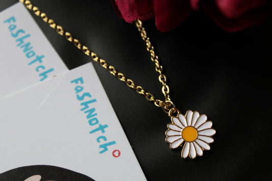 Minimal Daisy Necklace
